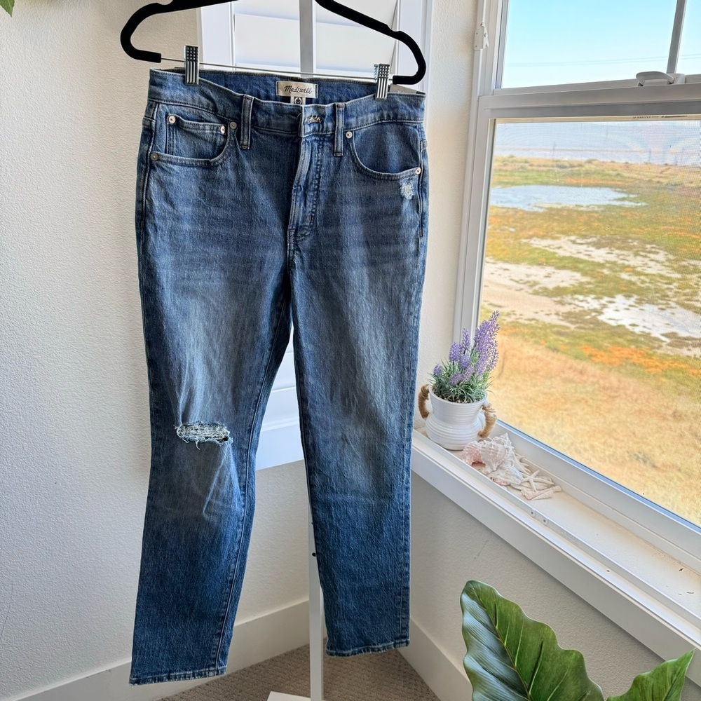 NWT Mid Rise Perfect Vintage Wash Jeans
MADEWELL
